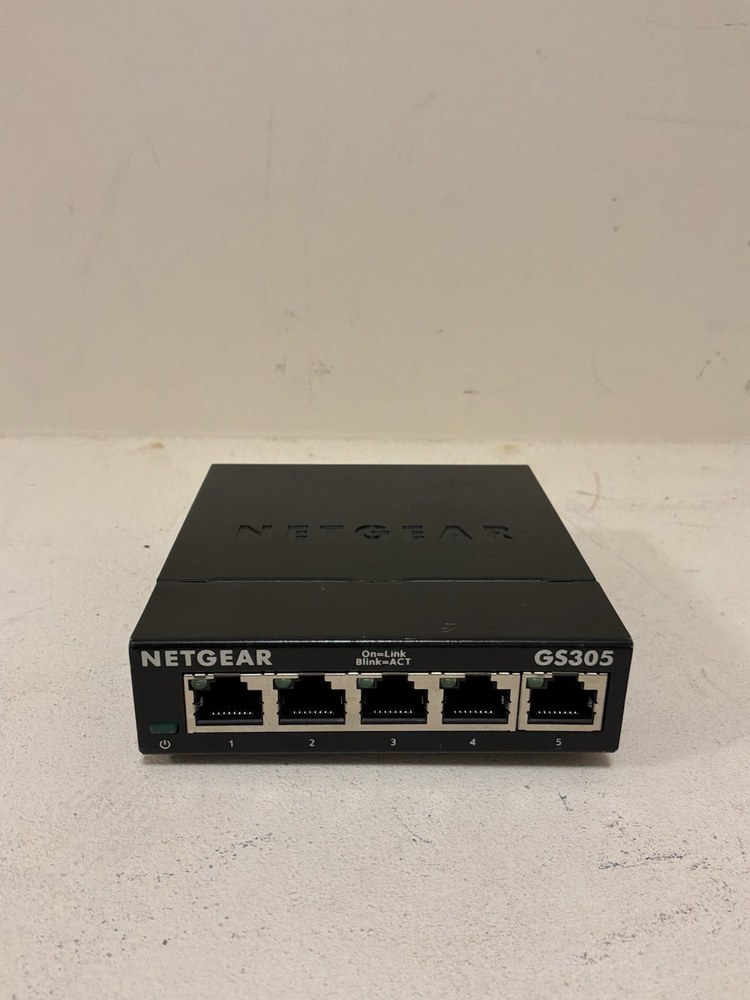 NETGEAR GS305v3 5-Port Gigabit Ethernet Unmanaged Switch