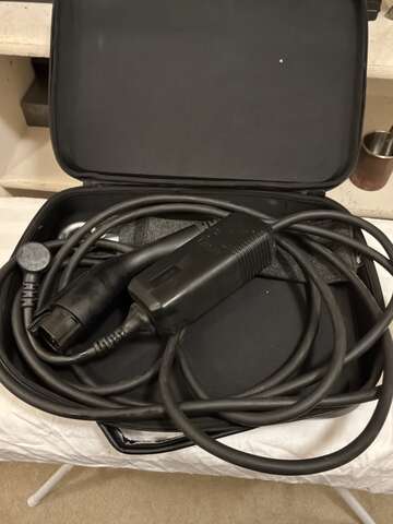 GM Ultium Dual Level EV Charger J1772 32A NEMA 14-50 85775040 w/ Case