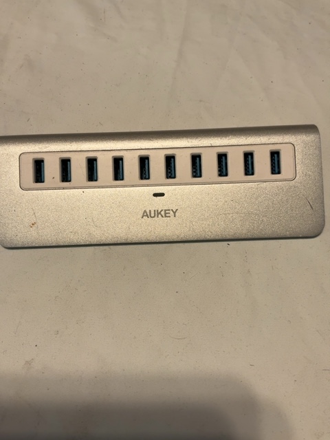 Aukey CB-H6 10-Port USB 3.0 Hub Aluminum Alloy LED Indicator NO POWER CORD H62 — actual PRF item photo 2 of 2