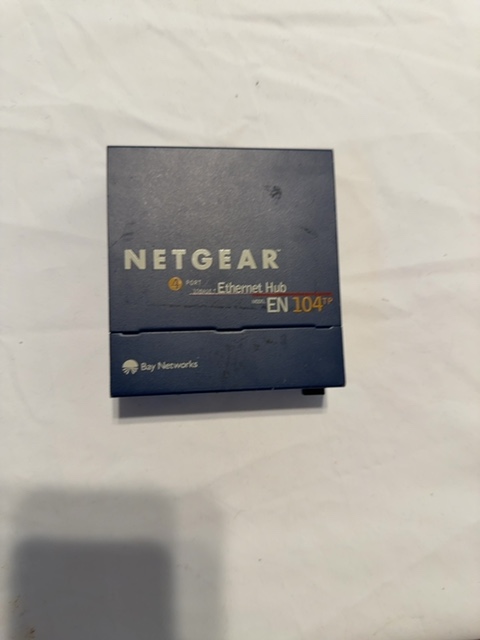 NETGEAR EN104 4-Port 10BASE-T Ethernet Hub