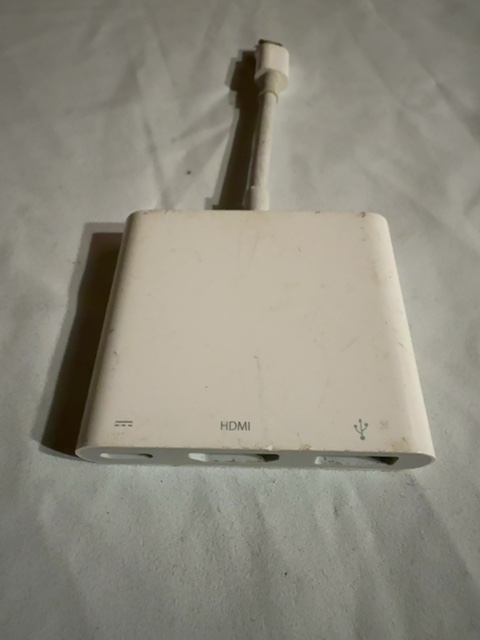 Apple USB-C Digital AV Multiport Adapter A1621 EMC 2877 Tested Used — actual PRF item photo 1 of 1