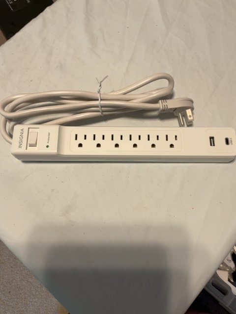 Insignia NS-SP1A1C26 Surge Protector — actual PRF item photo 2 of 2