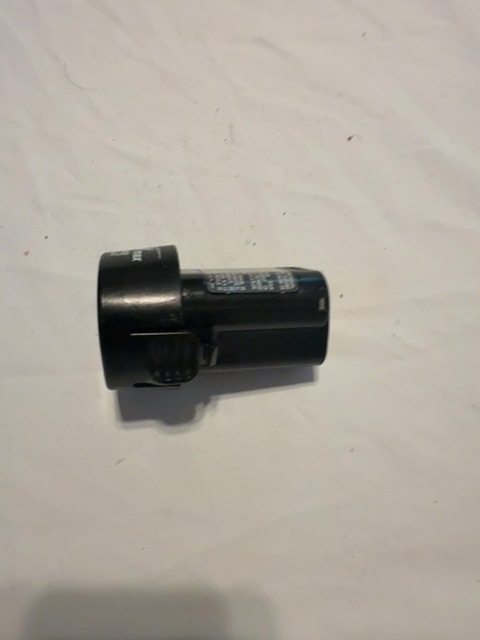 Makita BL1014 12V max Lithium-Ion Battery — actual PRF item photo 1 of 3