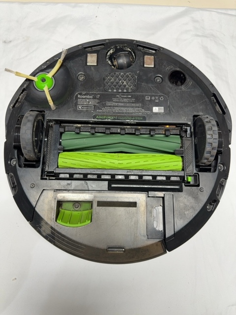 iRobot i7 Roomba Untested — actual PRF item photo 2 of 3