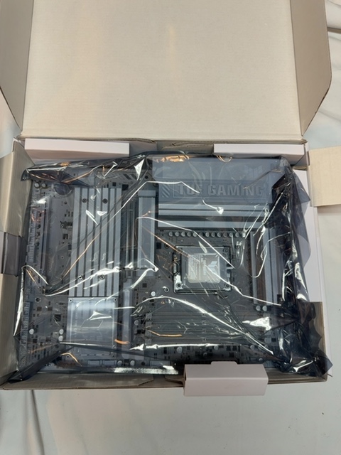 ASUS X870-PRO WIFI7 W NEO TUF GAMING Open Box — actual PRF item photo 1 of 2