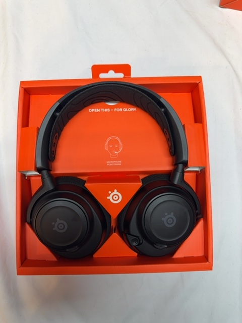 SteelSeries 61553 Arctis Nova 7 Wireless Open Box — actual PRF item photo 1 of 2