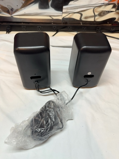 Insignia NS-C4286 Computer Speakers Open Box — actual PRF item photo 2 of 2