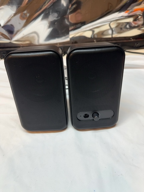 Insignia NS-C4286 Computer Speakers Open Box — actual PRF item photo 1 of 2