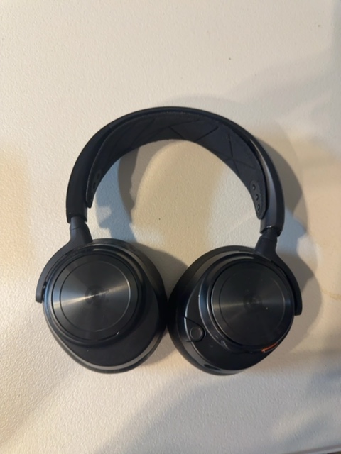 SteelSeries Arctis Nova Pro Wireless Gaming Headset Untested — actual PRF item photo 2 of 6