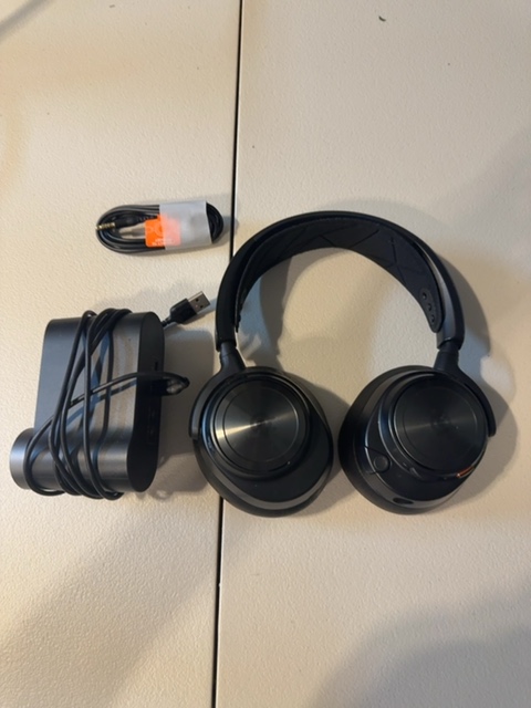 SteelSeries Arctis Nova Pro Wireless Gaming Headset Untested — actual PRF item photo 1 of 6