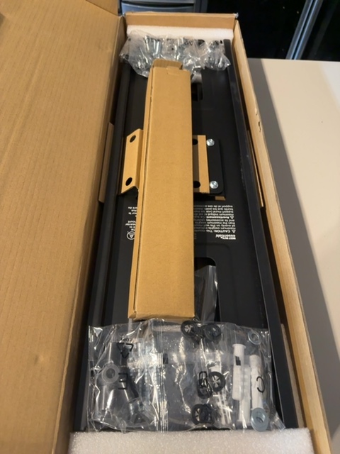 Best Buy essentials BE-MLFM Large Full-Motion Wall Mount for 47-84" TVs Open Box — actual PRF item photo 1 of 1