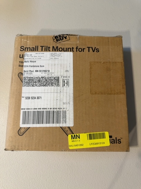 Best Buy essentials BE-MSTILT Small Tilt Mount for TVs DE-40 Open Box Open Box — actual PRF item photo 3 of 3