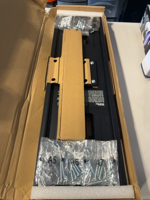 Best Buy Essentials BE-MLFM Large Full Motion Wall Mount BMS-84125 for 47-84" TV — actual PRF item photo 3 of 3