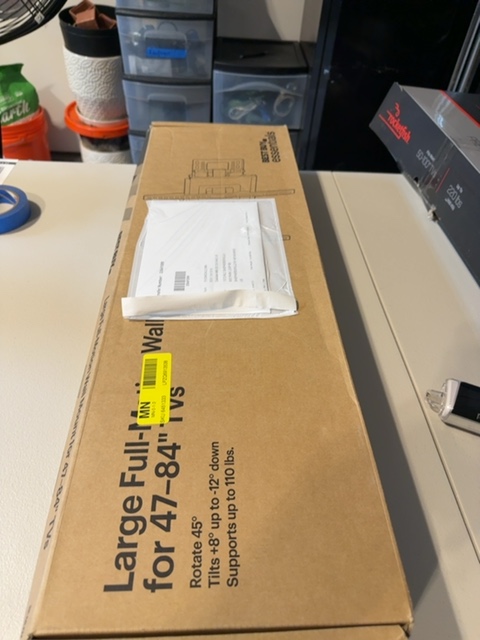 Best Buy essentials BE-MLFM Large Full-Motion Wall Mount for 47-84" TVs Open Box — actual PRF item photo 3 of 3