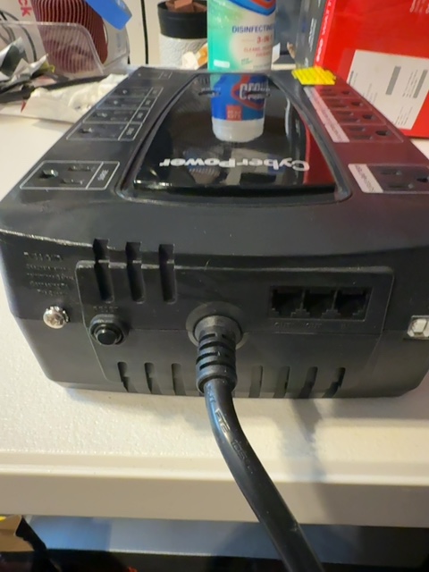 CyberPower LE1000DG Open Box — actual PRF item photo 2 of 4