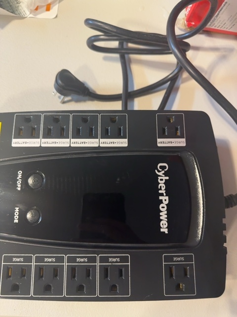 CyberPower LE1000DG Open Box — actual PRF item photo 1 of 4