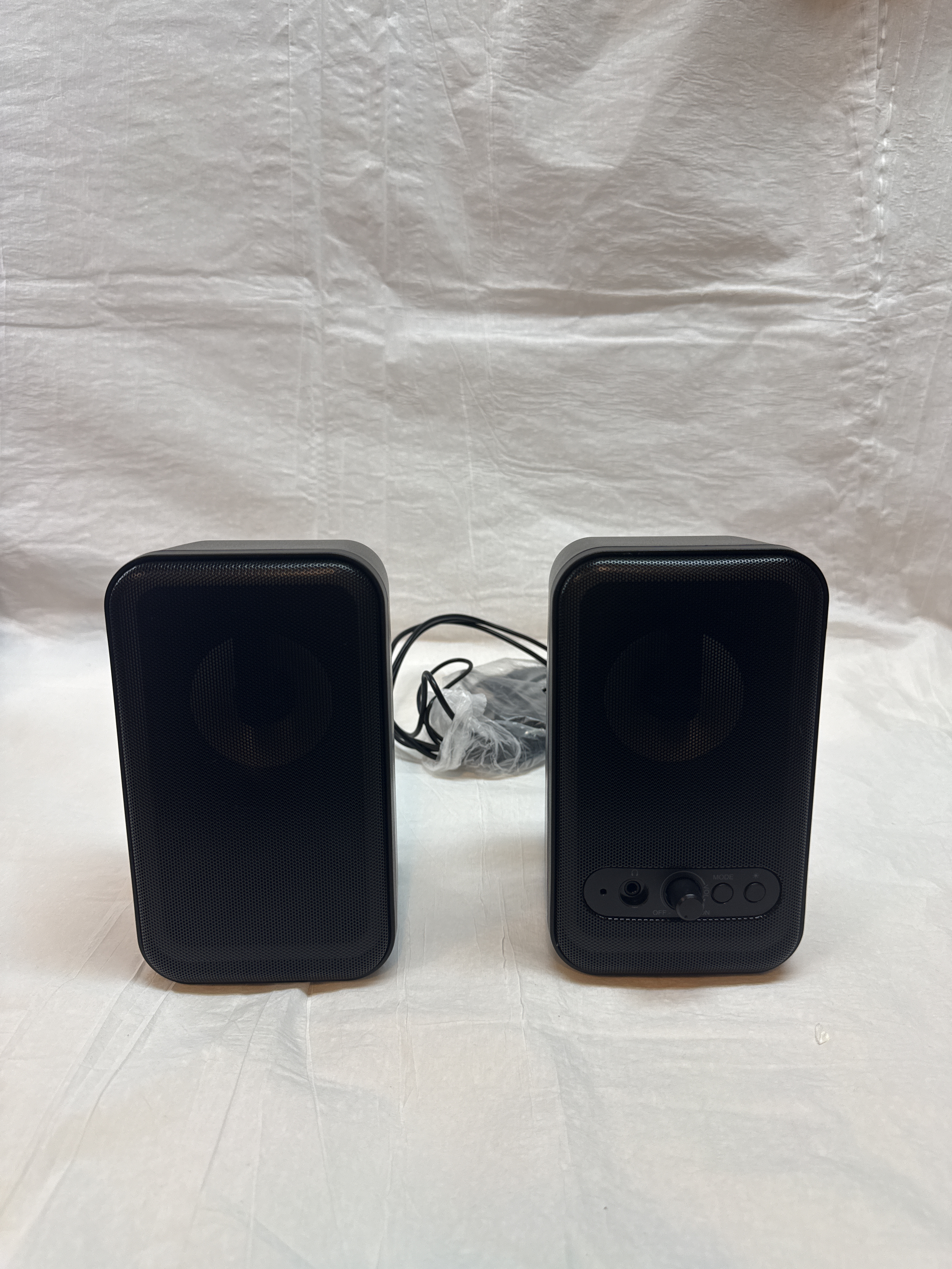 Insignia NS-CSB2B6 LED Bluetooth 2.0 Computer Speakers Open Box — actual PRF item photo 1 of 4