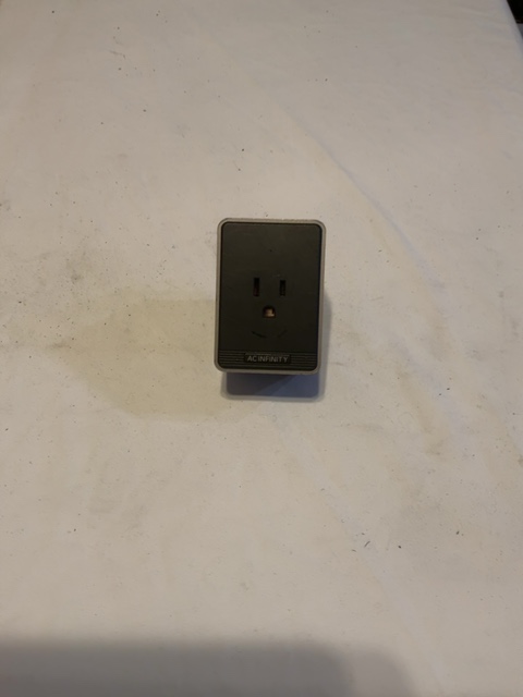 AC Infinity UIS Control Plug for Outlet-Powered Devices — actual PRF item photo 1 of 2