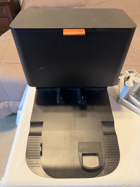 iRobot ADG-N1 Clean Base (Base Only) — actual PRF item photo 1 of 3