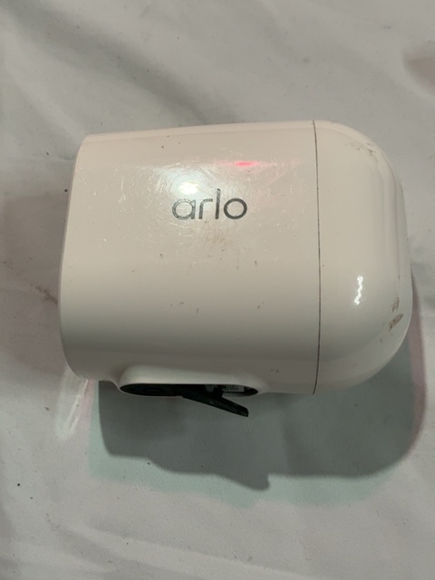 Arlo Essential Wire-Free Outdoor Security Camera Spotlight White Camera Only — actual PRF item photo 2 of 4