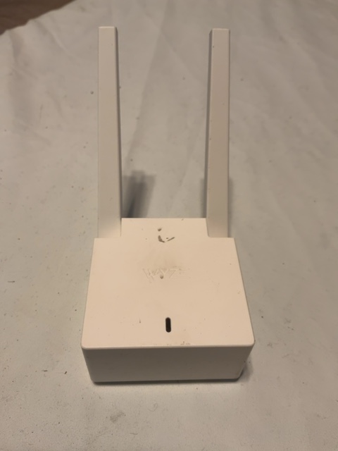 Wyze WVODB1 LABS, Inc. BASE STATION — actual PRF item photo 1 of 2